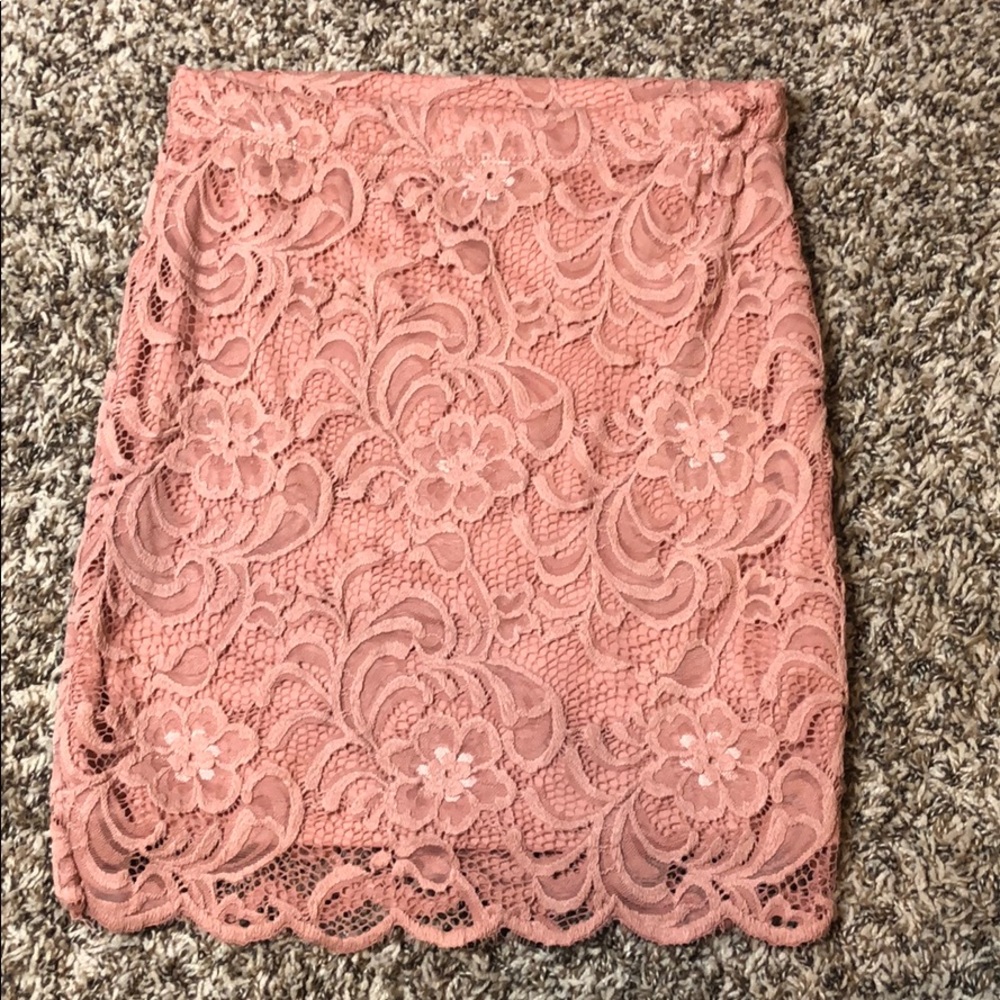 Mauve lace mini skirt